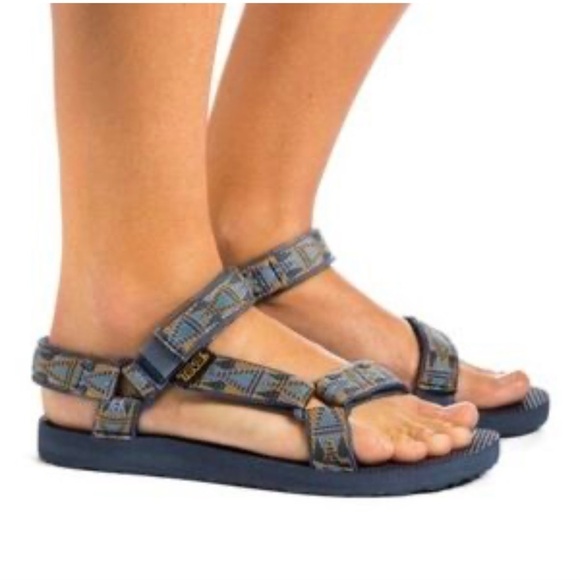 TEVA WOMEN'S ORIGINAL UNIVERSAL SPORT EVERYDAY BLUE SANDALS SZ 9 AZTEC CASUAL - Picture 1 of 7